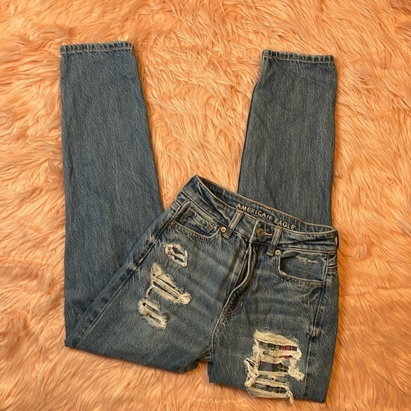 American Eagle Distressed‎ Light Wash Mom Straight Jean Size 000 - Picture 1 of 9